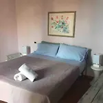 Old Town, 2 Bedrooms, 1 Living Room, Mezzanine With Bed Ментона