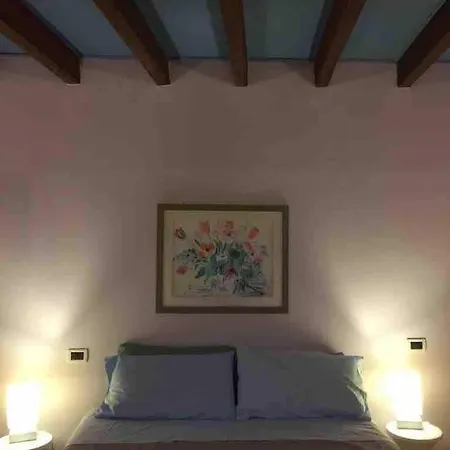 Old Town, 2 Bedrooms, 1 Living Room, Mezzanine With Bed Appartement