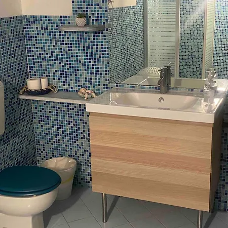 Old Town, 2 Bedrooms, 1 Living Room, Mezzanine With Bed Lägenhet