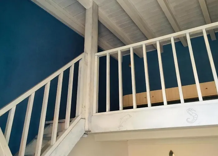 Old Town, 2 Bedrooms, 1 Living Room, Mezzanine With Bed * Ментона