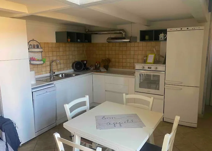 شقة Old Town, 2 Bedrooms, 1 Living Room, Mezzanine With Bed