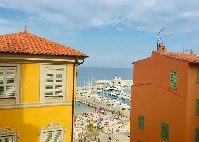 Old Town, 2 Bedrooms, 1 Living Room, Mezzanine With Bed