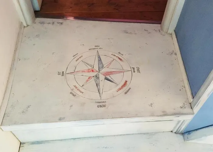 Old Town, 2 Bedrooms, 1 Living Room, Mezzanine With Bed