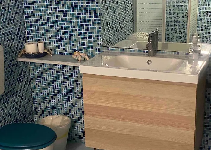 Old Town, 2 Bedrooms, 1 Living Room, Mezzanine With Bed شقة