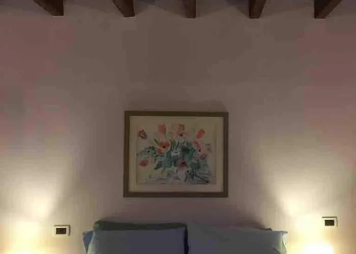 Old Town, 2 Bedrooms, 1 Living Room, Mezzanine With Bed Apartmán