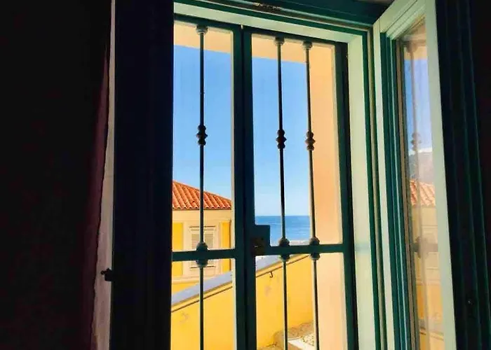 Old Town, 2 Bedrooms, 1 Living Room, Mezzanine With Bed Apartmán