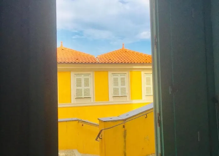 Old Town, 2 Bedrooms, 1 Living Room, Mezzanine With Bed Apartmán *